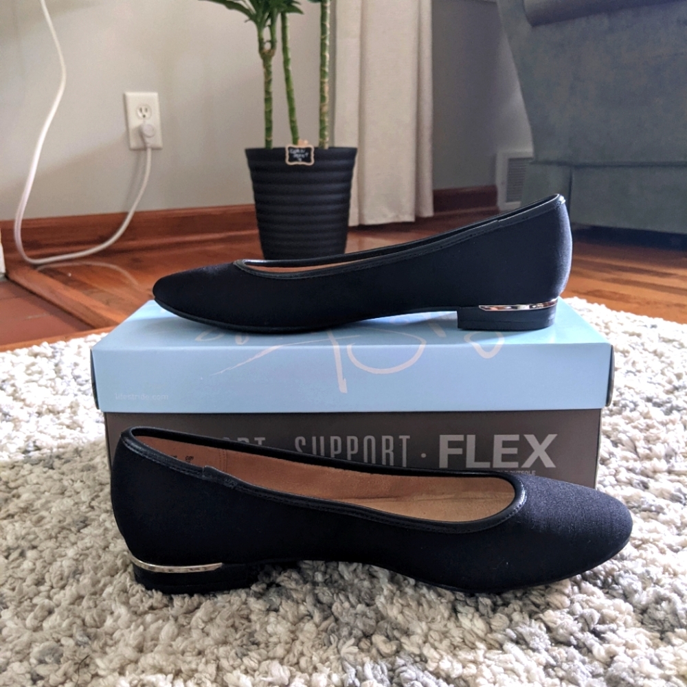 Life stride Vivienne black flats size 9 NWT